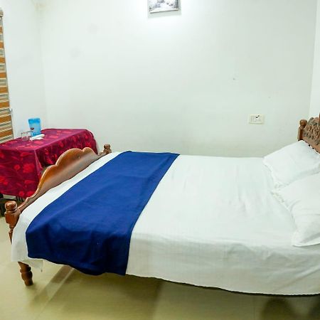 Koonamparayil Home Stay Munnar Anaviratty-Family Only Exterior photo