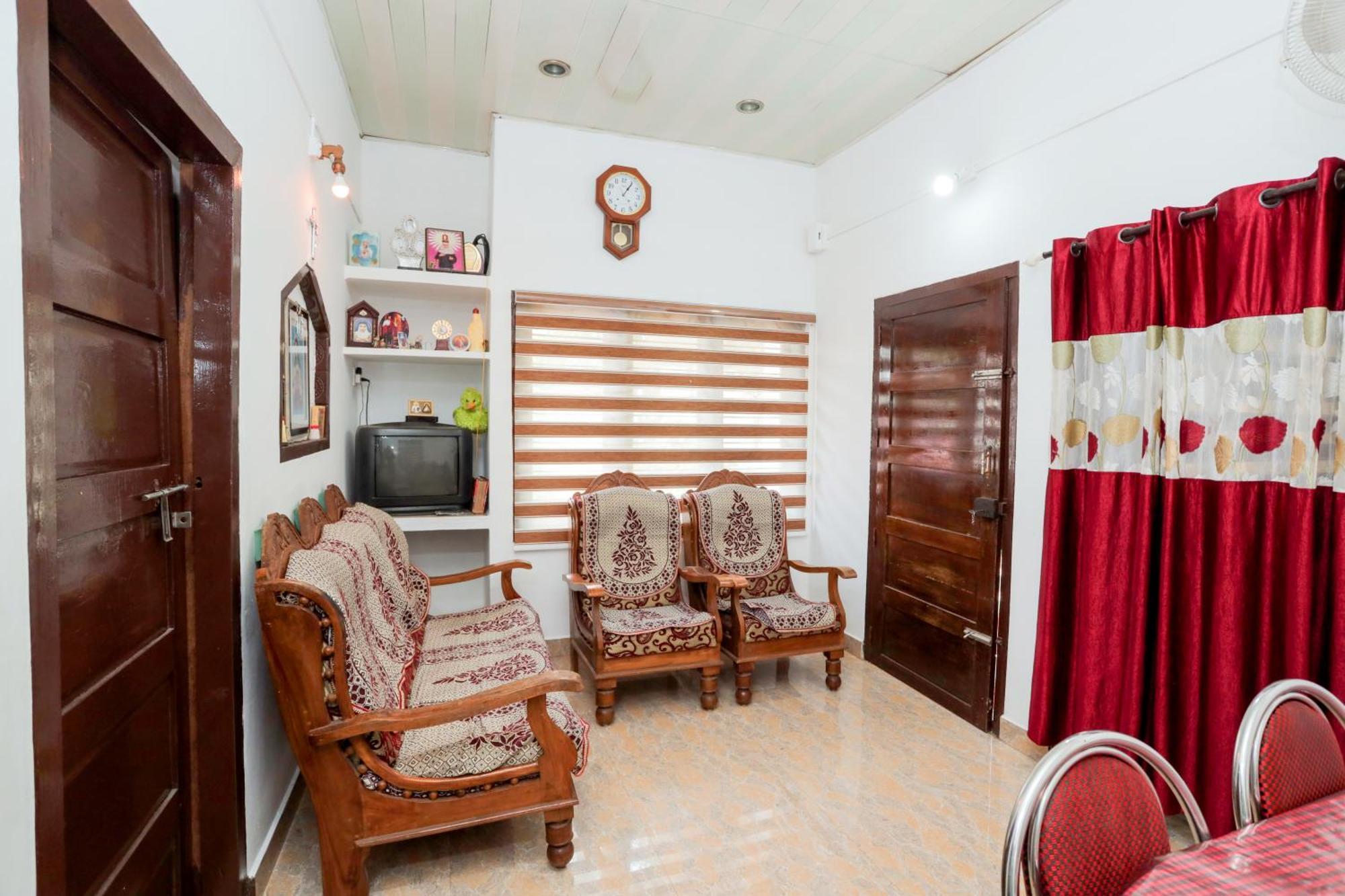 Koonamparayil Home Stay Munnar Anaviratty-Family Only Exterior photo