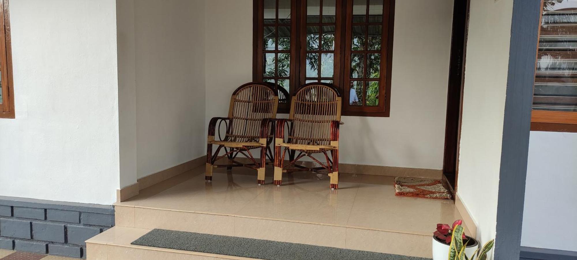 Koonamparayil Home Stay Munnar Anaviratty-Family Only Exterior photo