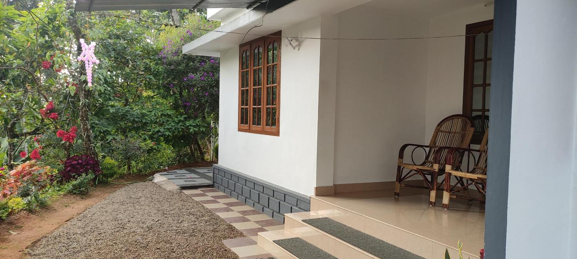 Koonamparayil Home Stay Munnar Anaviratty-Family Only Exterior photo